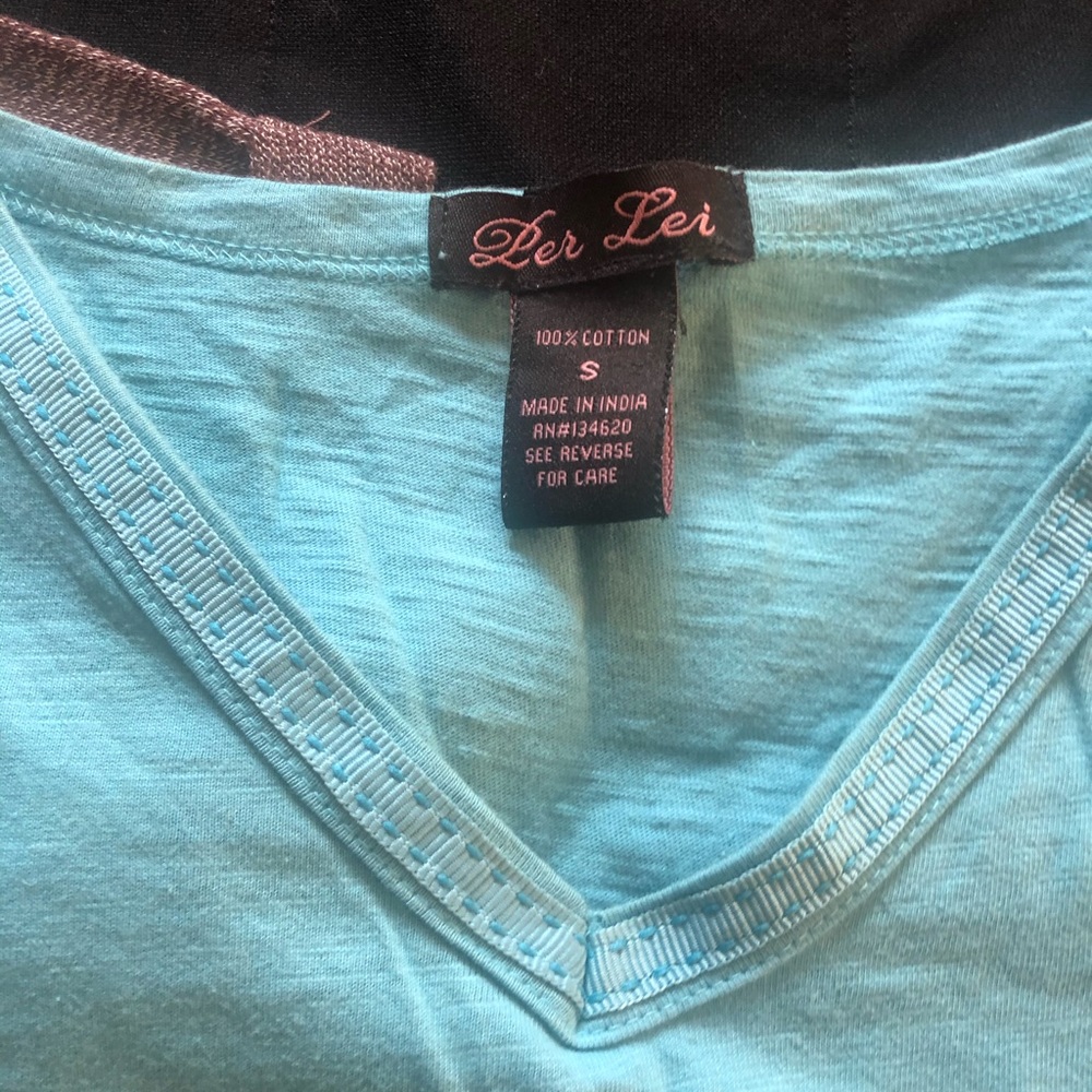 Three basic top bundle - Picture 2 of 4